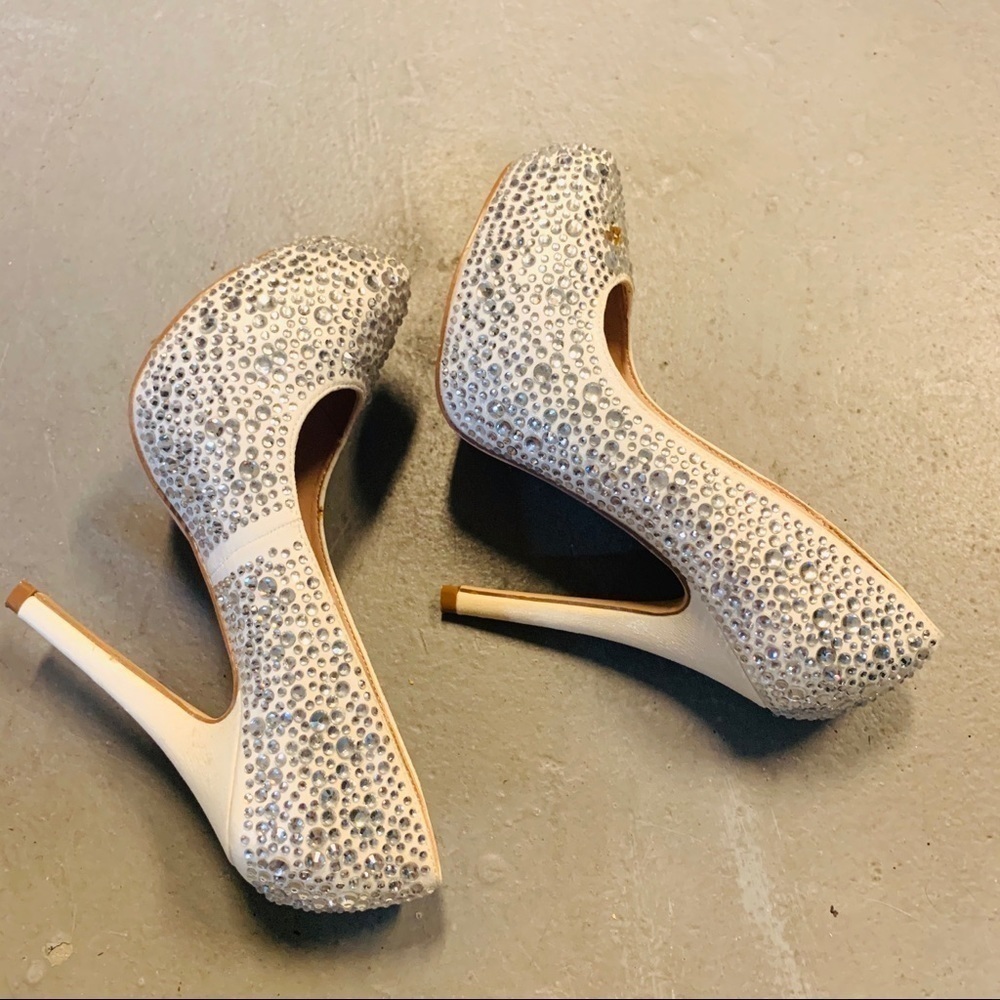 LAUREN LORRAINE•Bonny Crystal Embellished Pumps